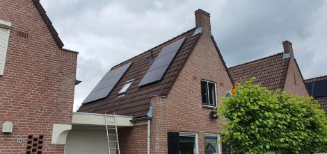 Zonnepanelen Enschede installatie